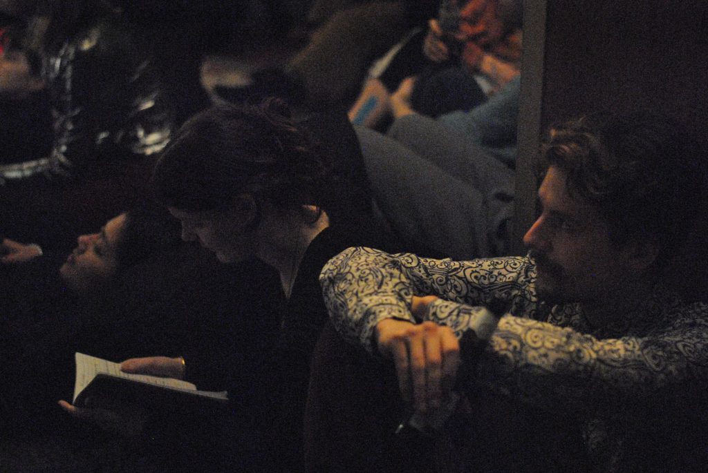 dans dichter dans, spoken word, text on stage