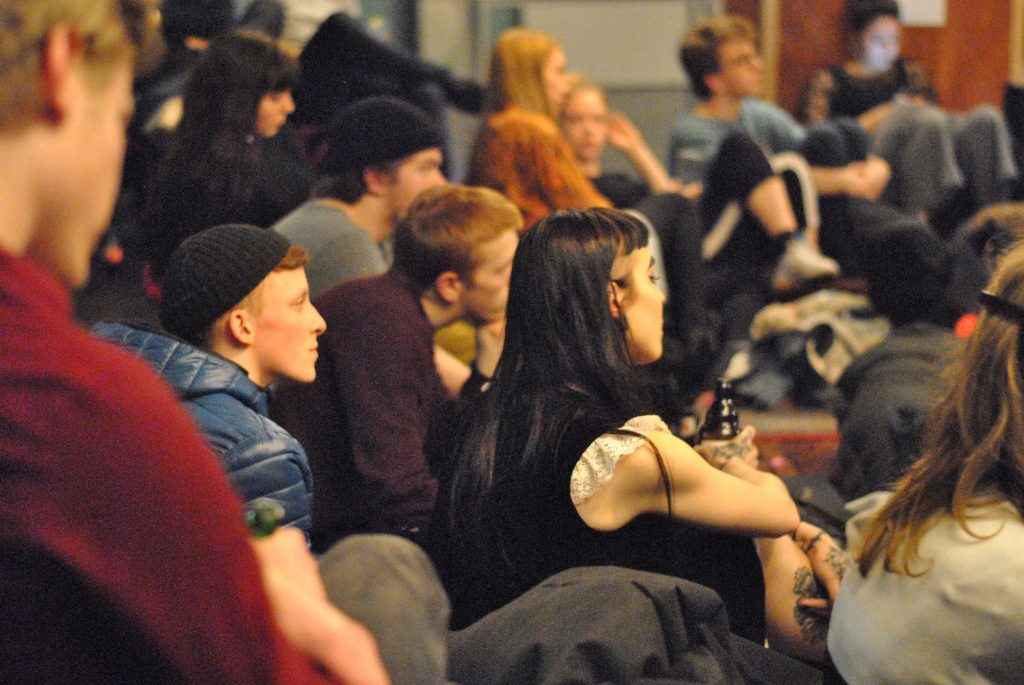 dans dichter dans, spoken word, text on stage