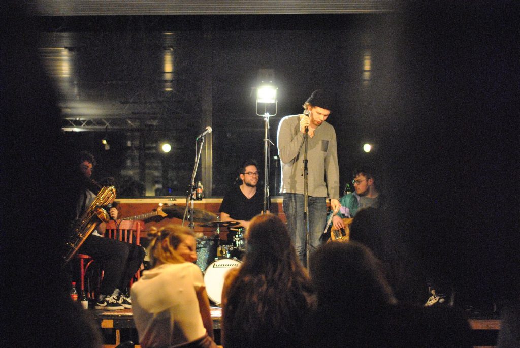 dans dichter dans, spoken word, text on stage