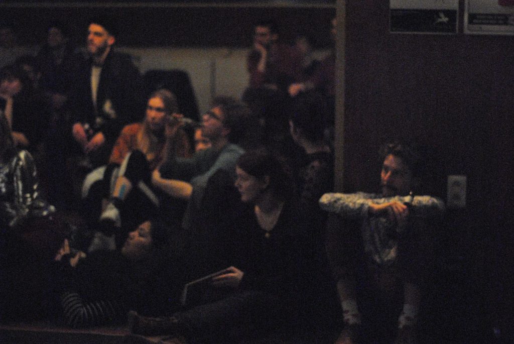 dans dichter dans, spoken word, text on stage