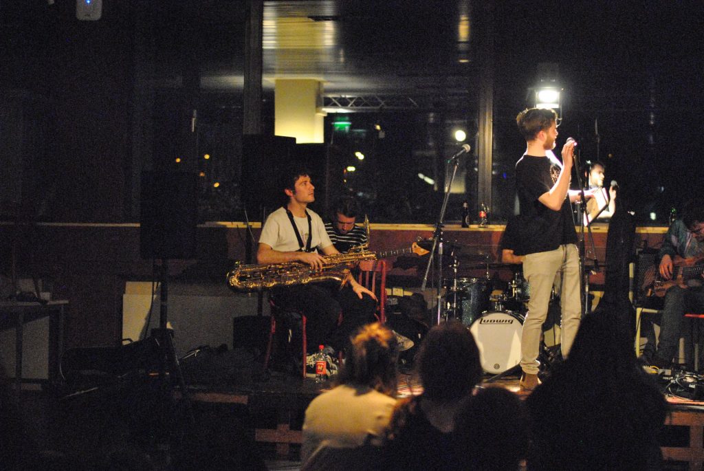 dans dichter dans, spoken word, text on stage