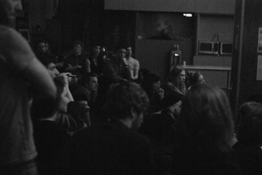 dans dichter dans, spoken word, text on stage