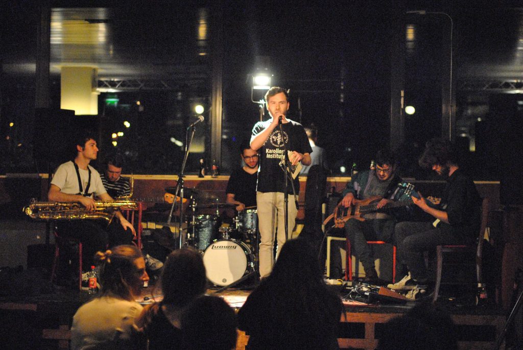 dans dichter dans, spoken word, text on stage