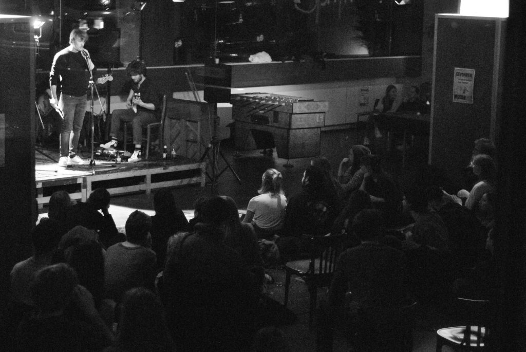 dans dichter dans, spoken word, text on stage