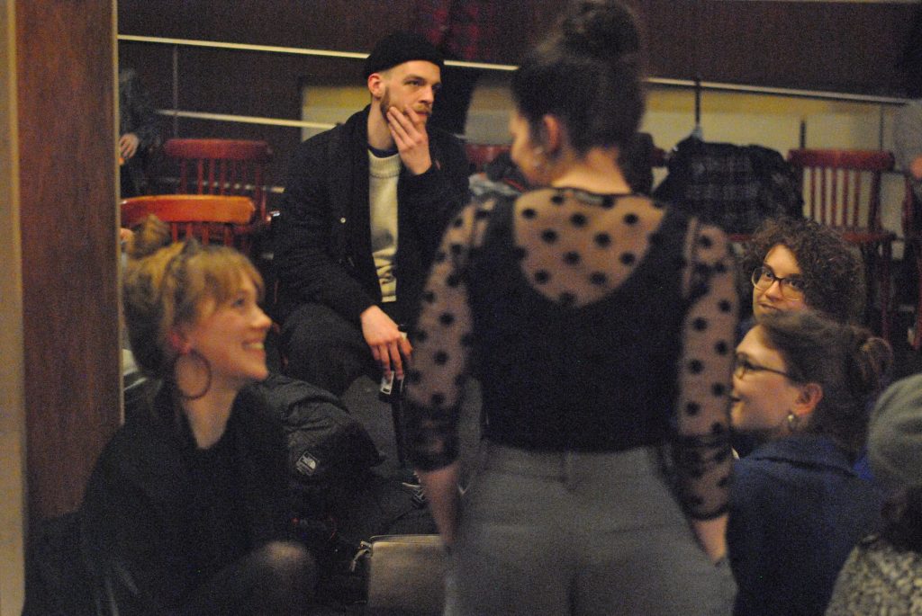 dans dichter dans, spoken word, text on stage