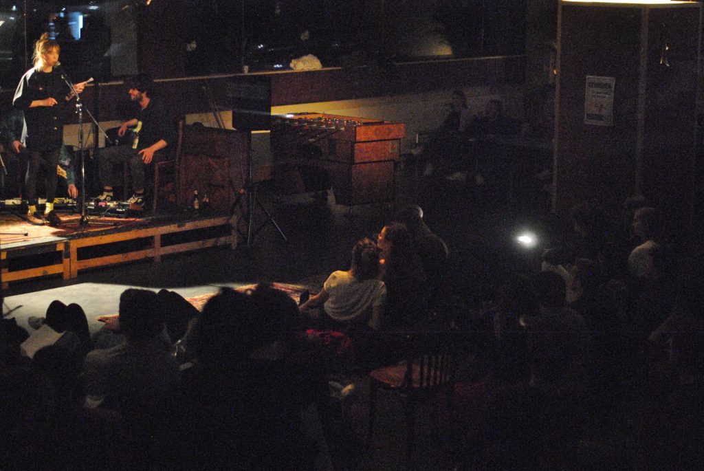 dans dichter dans, spoken word, text on stage