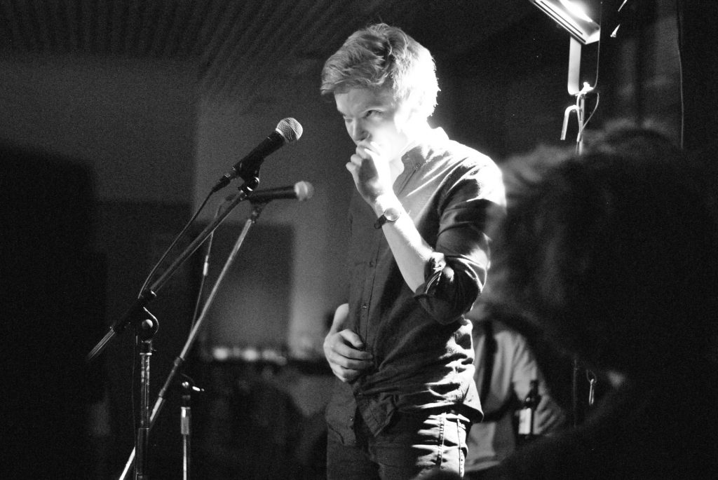 dans dichter dans, spoken word, text on stage