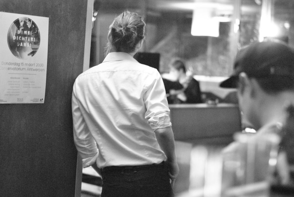 dans dichter dans, spoken word, text on stage