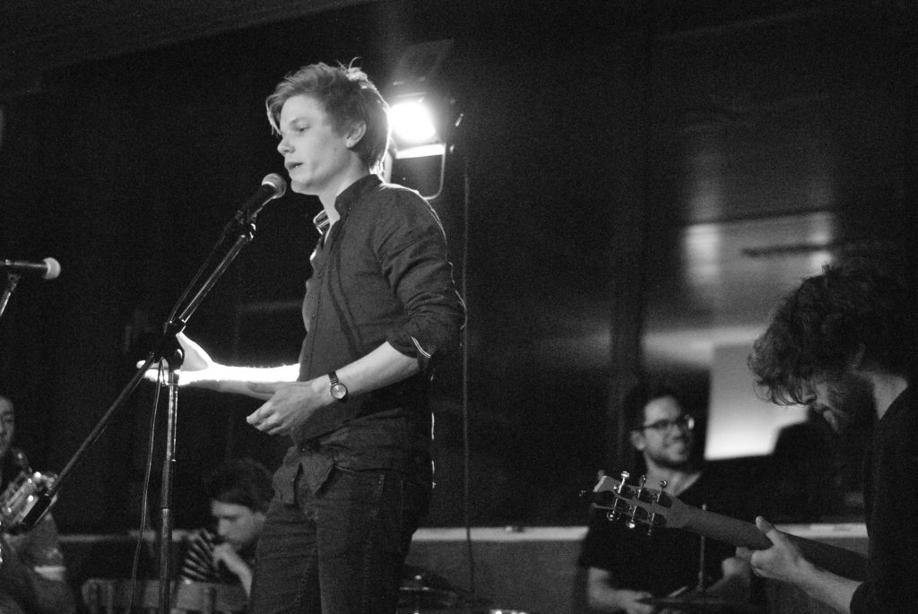 dans dichter dans, spoken word, text on stage