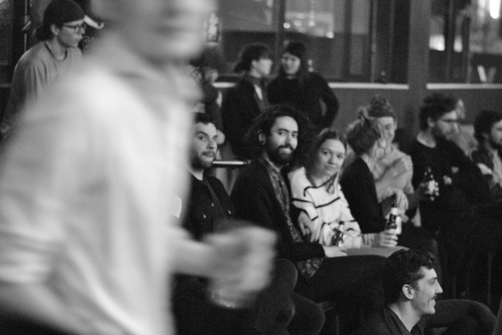 dans dichter dans, spoken word, text on stage